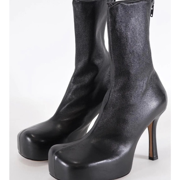 Bottega Veneta Shoes - Bottega Veneta Black leather boots 🖤